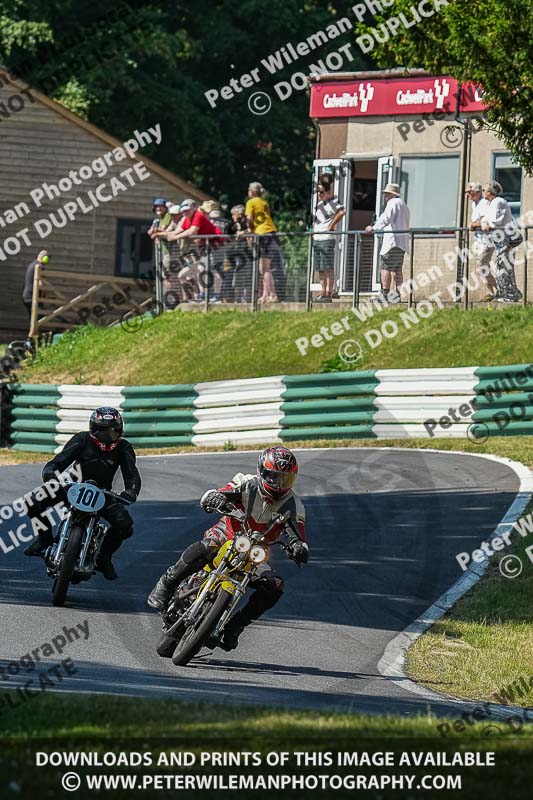 cadwell park;cadwell park photographs;cadwell trackday photographs;enduro digital images;event digital images;eventdigitalimages;peter wileman photography;racing digital images;trackday digital images;trackday photos